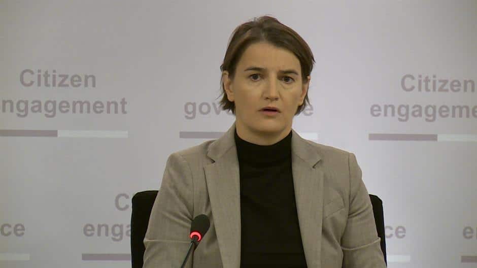Брнабићка, и твоје су дипломе баш беспрекорне! Пљунеш 15.000 фунти и дипломица из маркетинга Брнабићка, и твоје су дипломе баш беспрекорне! Пљунеш 15.000 фунти и дипломица из маркетинга
