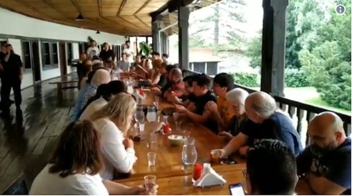 Погледајте како Пољаци у Дечанима певају песму "Ој Косово, Косово" (видео)