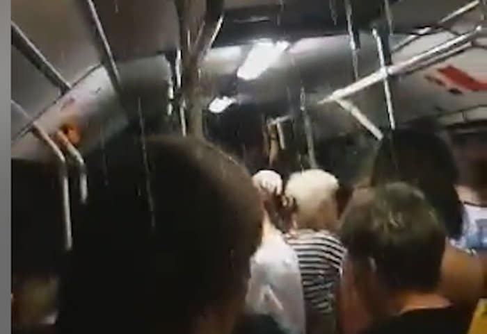 Добродошли у Вучићев и Весићев Београд! Аутобус 706 (видео) Добродошли у Вучићев и Весићев Београд! Аутобус 706 (видео)