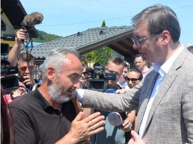 Вучић преварио породицу радника погинулог у лучанској војној фабрици „Милан Благојевић“ Вучић преварио породицу радника погинулог у лучанској војној фабрици „Милан Благојевић“