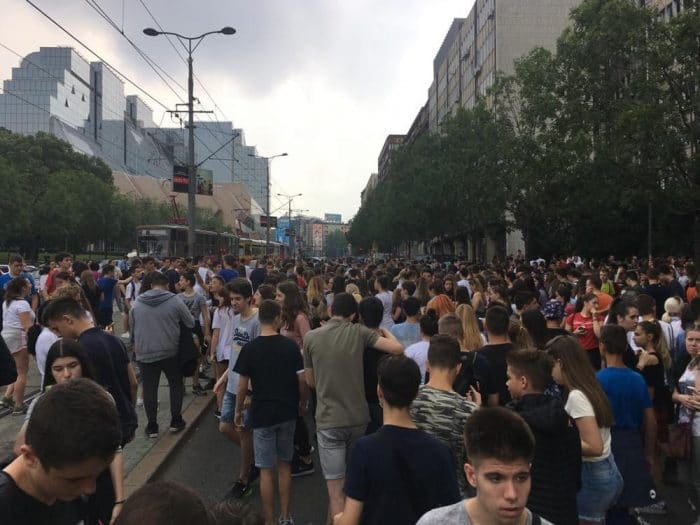 АKО НЕ УKИНУ ПРИЈЕМНИ – СУТРА ЦЕЛА СРБИЈА ПРОТЕСТУЈЕ: Ђаци излазе на улице градова у 13 часова! АKО НЕ УKИНУ ПРИЈЕМНИ – СУТРА ЦЕЛА СРБИЈА ПРОТЕСТУЈЕ: Ђаци излазе на улице градова у 13 часова!