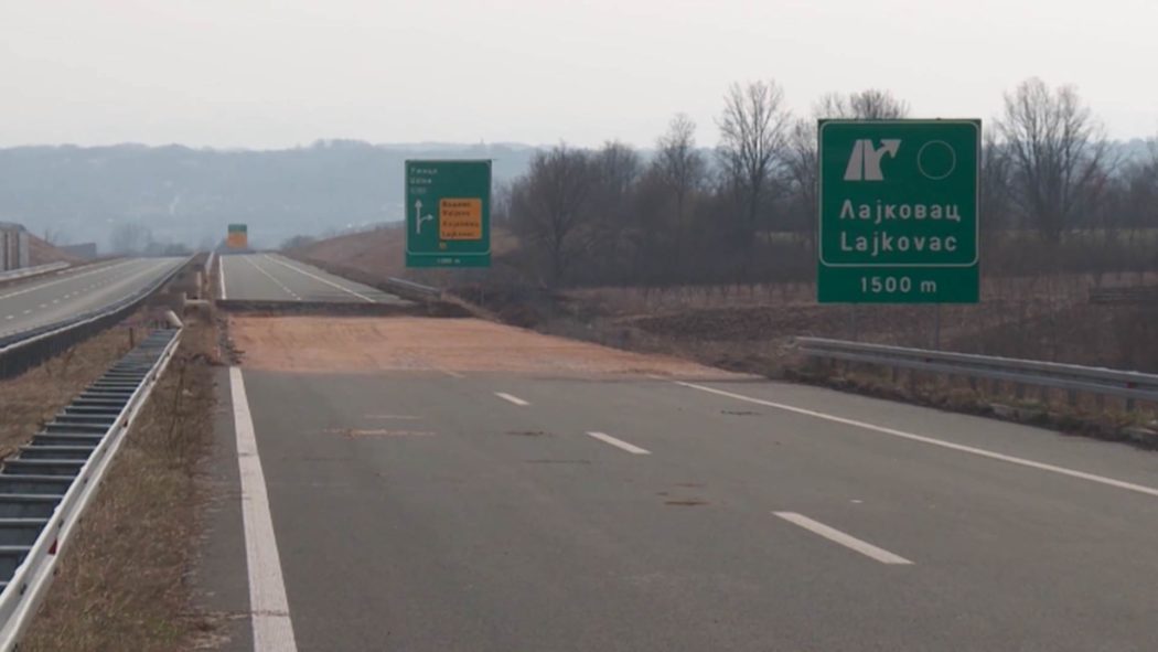Пут који отвараш 18. августа , радове сам отворио ја 8. августа 2014. Ви сте за шест година урадили 21 километар… Пут који отвараш 18. августа , радове сам отворио ја 8. августа 2014. Ви сте за шест година урадили 21 километар…