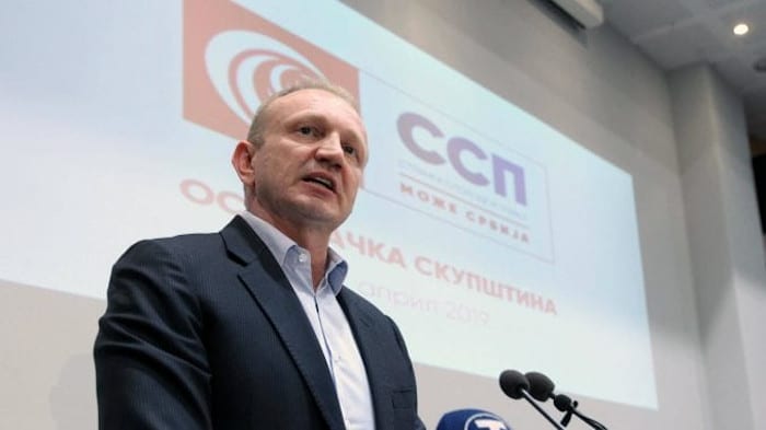 Ти човече више ниси ни политичка карикатура колико си прско Ти човече више ниси ни политичка карикатура колико си прско