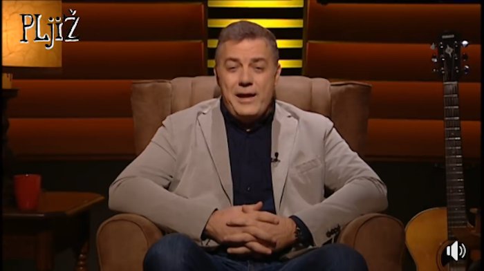 РАЗВАЛИО! Мићко у елементу имитира британског официра Александра II (видео) РАЗВАЛИО! Мићко у елементу имитира британског официра Александра II (видео)