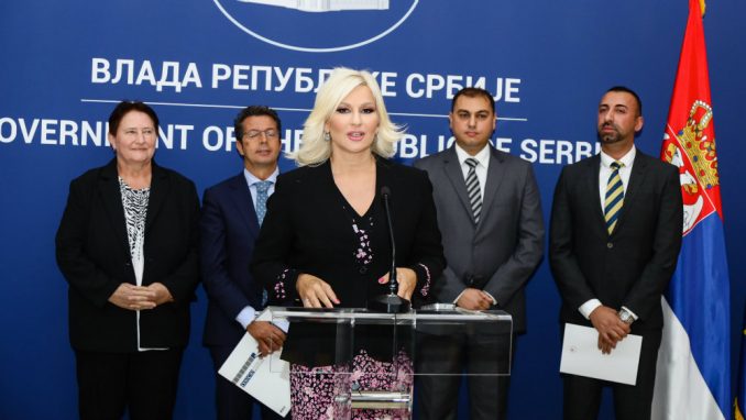 Михајловић: Више од 16.000 Рома и Ромкиња запослено за непуне три године Михајловић: Више од 16.000 Рома и Ромкиња запослено за непуне три године