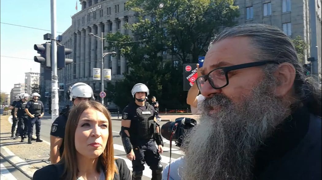 Београд: Интервју монаха Антонија Н1 у вези данашњих протеста који није објављен (видео) Београд: Интервју монаха Антонија Н1 у вези данашњих протеста који није објављен (видео)