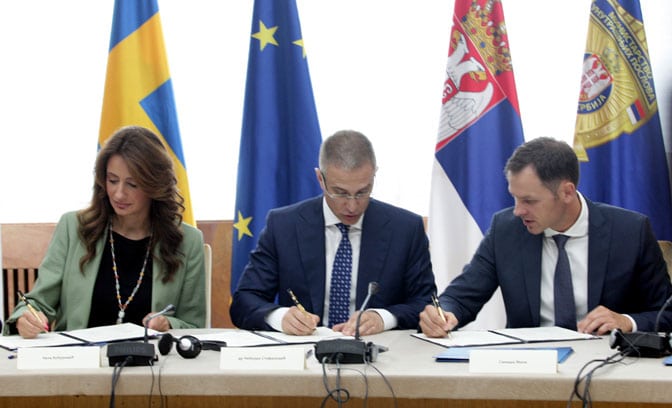Потпис за успостављање националног криминалистичко-обавештајног система стављају два фалсификатора Потпис за успостављање националног криминалистичко-обавештајног система стављају два фалсификатора