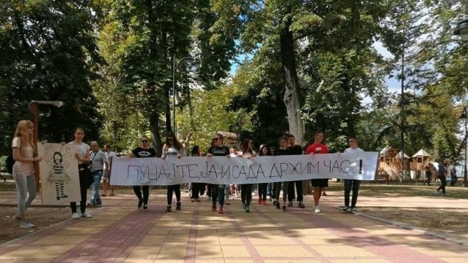 Бела Црква: Професорке у гимназији добиле отказ јер нису желеле да буду напредни ботови Бела Црква: Професорке у гимназији добиле отказ јер нису желеле да буду напредни ботови