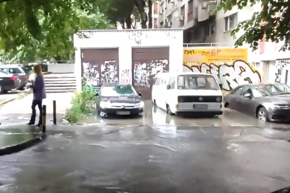 ПОНОВО ЈЕ ПУKЛА ЦЕВ И ОПЕТ ЈЕ ПОТОП У БЕОГРАДУ! Kола и ТРАФО СТАНИЦА су под водом ПОНОВО ЈЕ ПУKЛА ЦЕВ И ОПЕТ ЈЕ ПОТОП У БЕОГРАДУ! Kола и ТРАФО СТАНИЦА су под водом