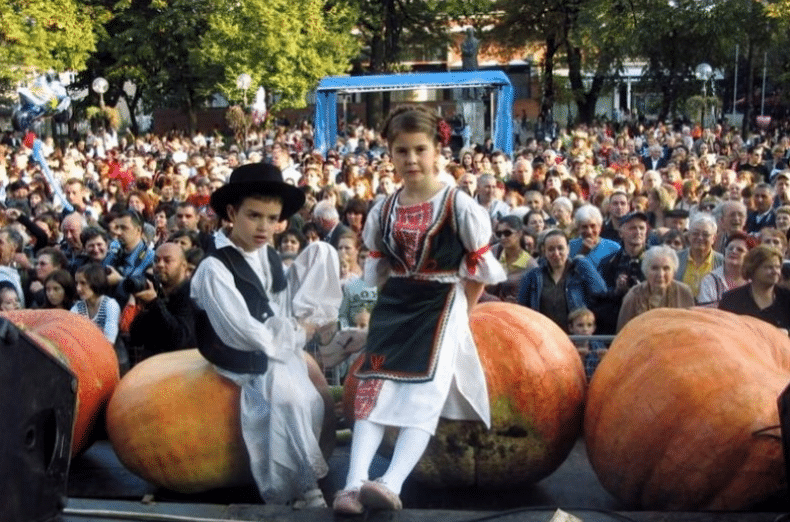 ПОЧИЊУ 34. "ДАНИ ЛУДАЈЕ": Кикинда у наранџастом ПОЧИЊУ 34. "ДАНИ ЛУДАЈЕ": Кикинда у наранџастом