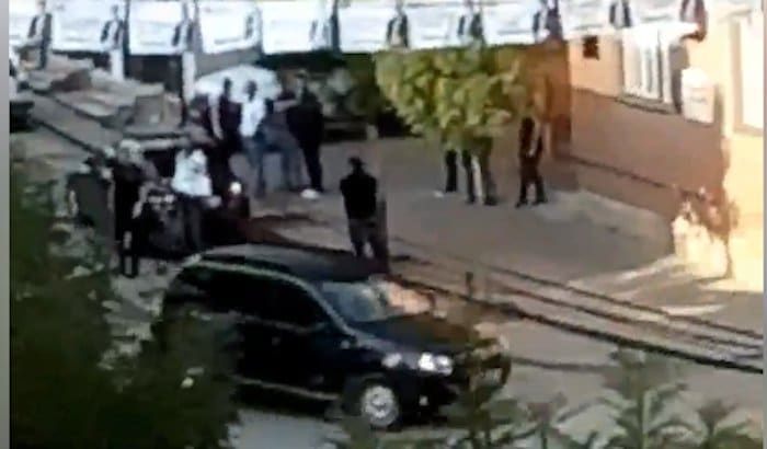 Овако је данас на локалним "изборима" у Медвеђи (видео) Овако је данас на локалним "изборима" у Медвеђи (видео)