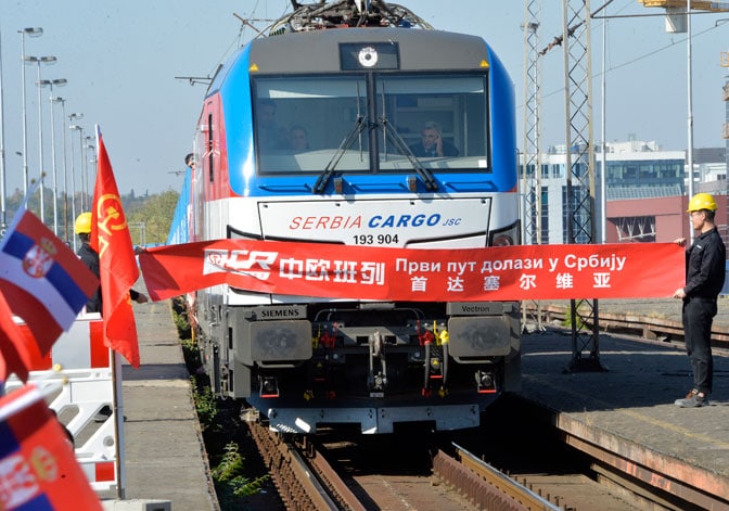 Теретни воз из Кине са опремом за брзу пругу стигао у Београд