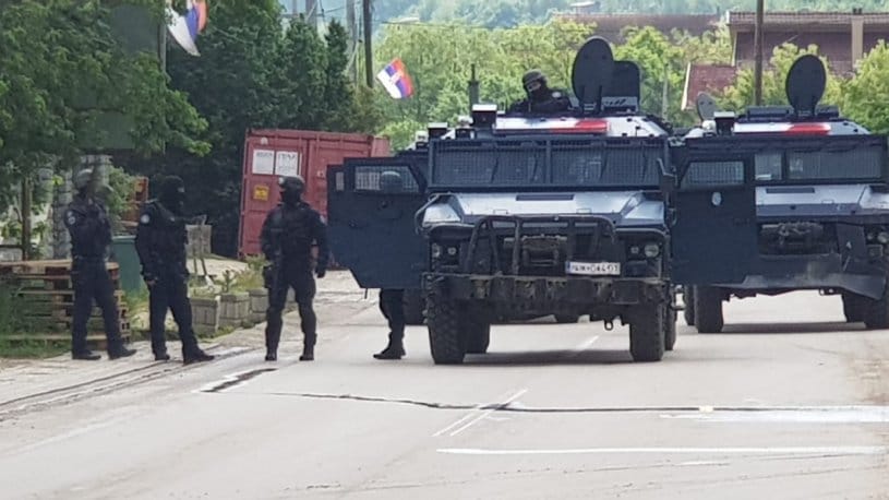 Упад РОСУ на север КиМ, двојица Срба ухапшено због убиства Ивановића (видео) Упад РОСУ на север КиМ, двојица Срба ухапшено због убиства Ивановића (видео)