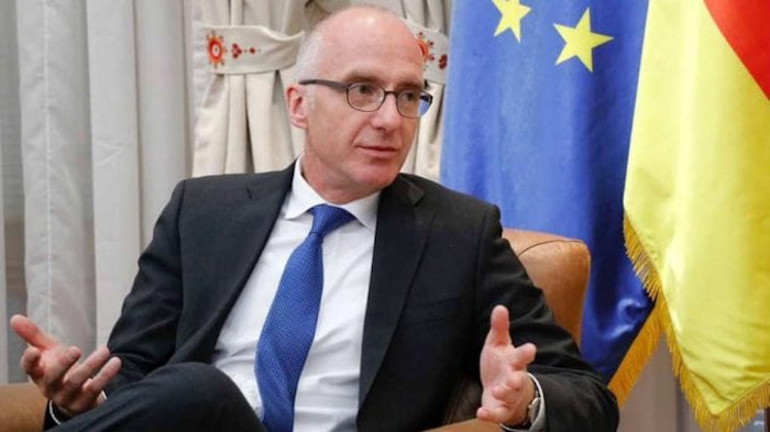 ЕУ нам треба као чир на дупету, него ви Немци нама прво да исплатите 350 милијарди евра ратне одштете коју нам дугујете! ЕУ нам треба као чир на дупету, него ви Немци нама прво да исплатите 350 милијарди евра ратне одштете коју нам дугујете!