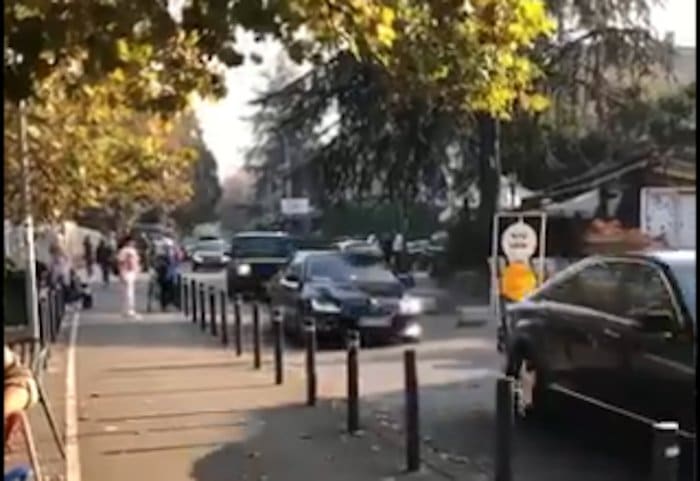 Кога се то толико плашите кад вам у тој колони још само фали тенк? (видео) Кога се то толико плашите кад вам у тој колони још само фали тенк? (видео)