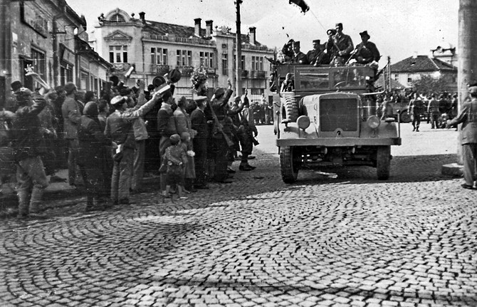 ОВО НАС НИСУ УЧИЛИ: Четници ослободили 34 града ОВО НАС НИСУ УЧИЛИ: Четници ослободили 34 града