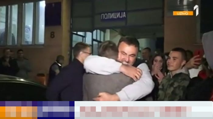 Да би се министар Стефановић сликао за медије полиција киднапованог дечака држала сатима! (видео) Да би се министар Стефановић сликао за медије полиција киднапованог дечака држала сатима! (видео)
