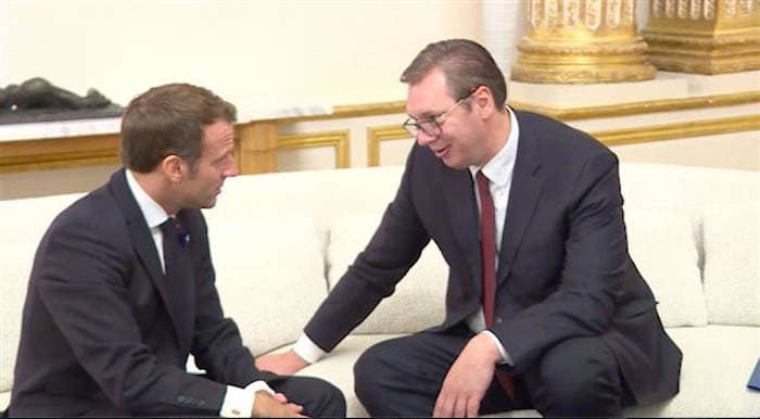 Овај ЛУДАК је доведен на власт да уништи Србију и Србе! Овај ЛУДАК је доведен на власт да уништи Србију и Србе!