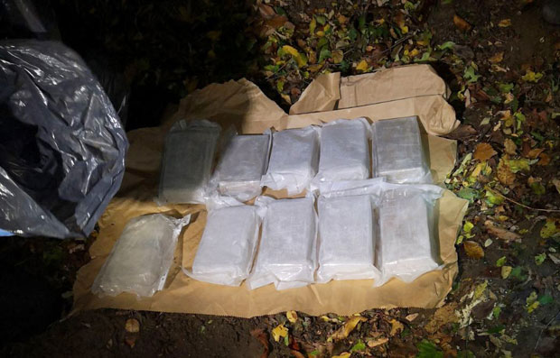 Код нарко дилера из околине Младеновца полиција запленила 77 кг хероина (фото, видео)