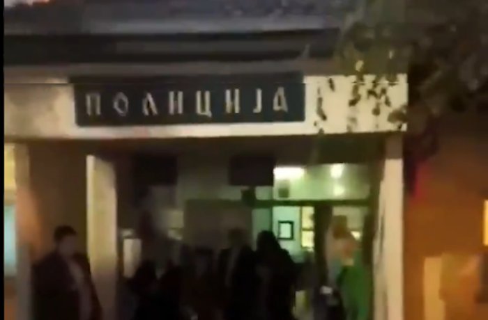 И УДБА ДОБИЛА СТРАНКУ! Миша Вацић основао одбор у просторијама полицијске станице “Пантелеј” у Нишу! (видео) И УДБА ДОБИЛА СТРАНКУ! Миша Вацић основао одбор у просторијама полицијске станице “Пантелеј” у Нишу! (видео)