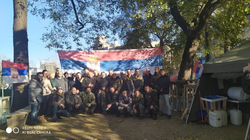 Вучић после 50 и више дана протеста и даље одбија да прими ратне војне ветеране и саслуша њихове захтеве (видео) Вучић после 50 и више дана протеста и даље одбија да прими ратне војне ветеране и саслуша њихове захтеве (видео)