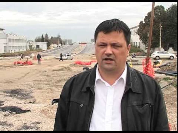 Земун: Неко безбол палицама пребио секретара општинског одбора СНС Земун: Неко безбол палицама пребио секретара општинског одбора СНС