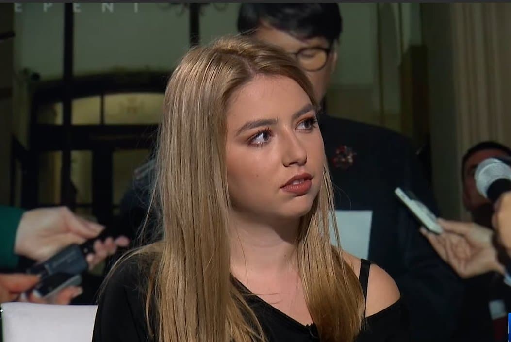Мила Јовановић: Мислила сам да је Вучић сазвао службе јер му лопов кроји буџет (видео) Мила Јовановић: Мислила сам да је Вучић сазвао службе јер му лопов кроји буџет (видео)