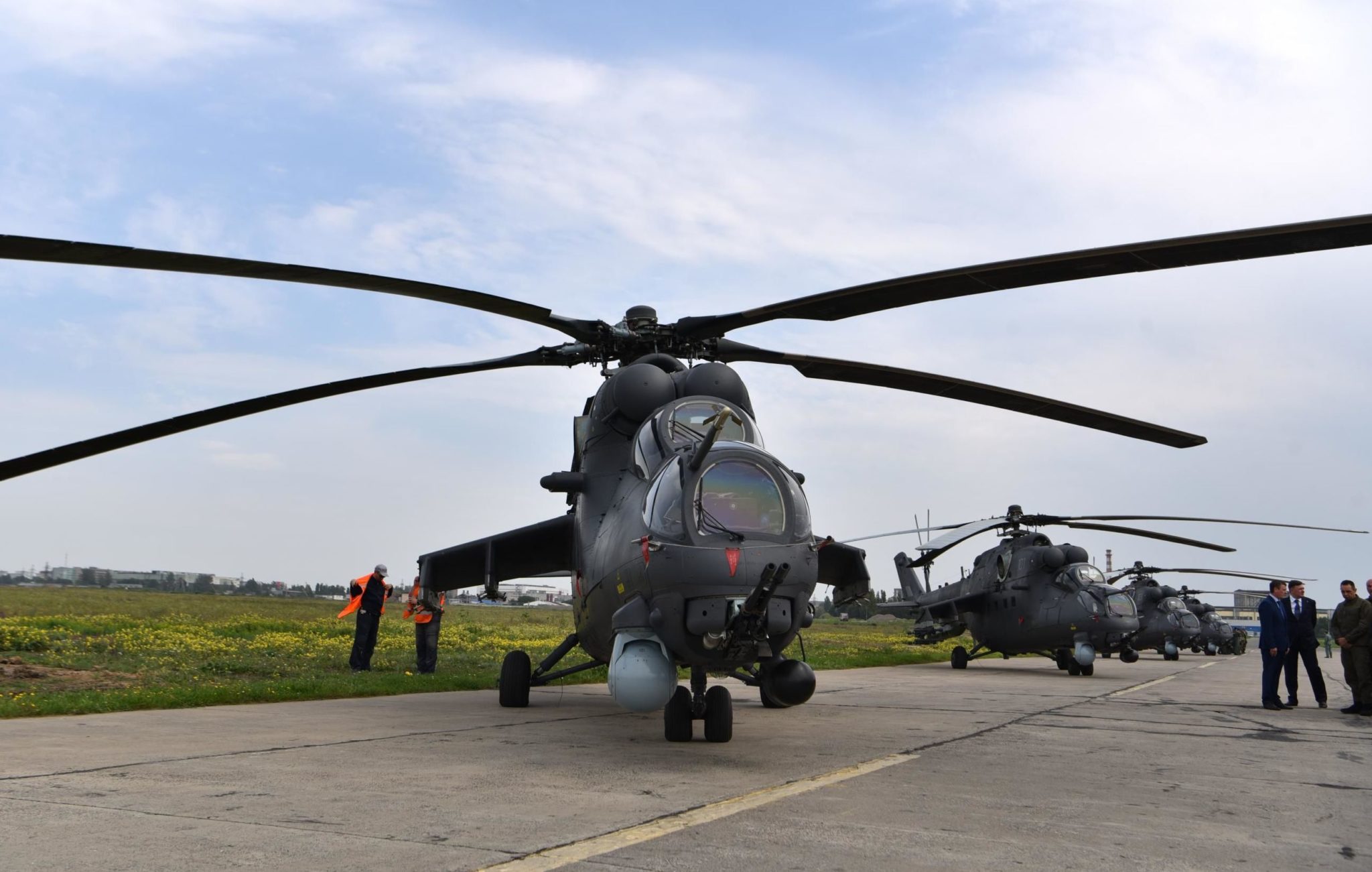 Русија пре времена Србији испоручила четири јуришна хеликоптера МИ-35 (видео) Русија пре времена Србији испоручила четири јуришна хеликоптера МИ-35 (видео)