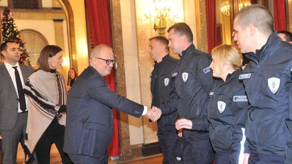 Београд: Примљено 60 комуналних милиционера, Весић најављује још 150 Београд: Примљено 60 комуналних милиционера, Весић најављује још 150