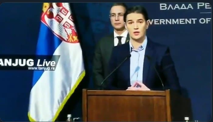 Мало, мало па јој прегреје процесор! Шта је бре ово, сунце ти калаисано!? (видео) Мало, мало па јој прегреје процесор! Шта је бре ово, сунце ти калаисано!? (видео)