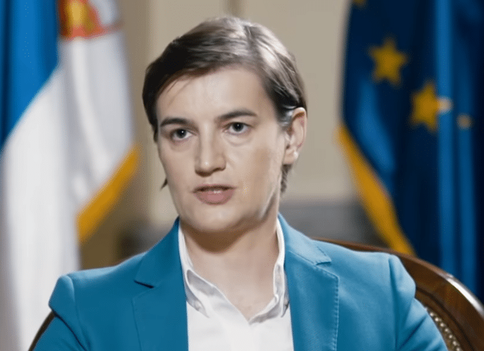 Брнабићка Шиптарима поклања 2 милиона евра из буџета које пуне грађани Србије Брнабићка Шиптарима поклања 2 милиона евра из буџета које пуне грађани Србије