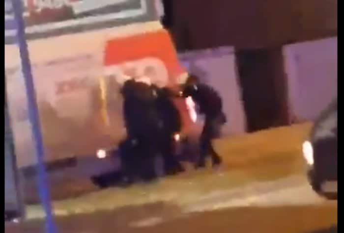 Сукоби са полицијом у Зети (градска општина Подгорице): Нема предаје, полиција узмиче! (видео) Сукоби са полицијом у Зети (градска општина Подгорице): Нема предаје, полиција узмиче! (видео)