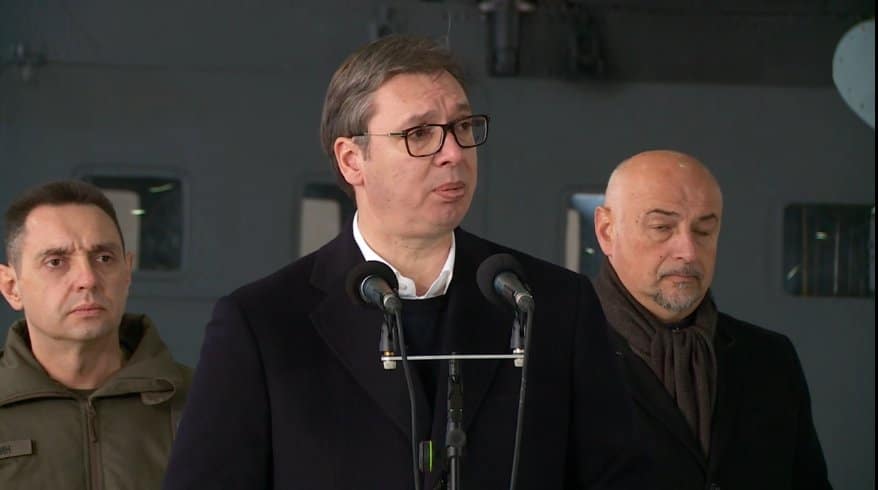 ЗАБРАЊЕНО је бре БАНДО ЛОПОВСКА да пљачкате и уништавате наменску! ЗАБРАЊЕНО је бре БАНДО ЛОПОВСКА да пљачкате и уништавате наменску!