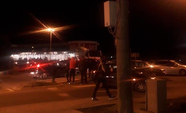 Подгорица: Блокиран саобраћај и на кружном току према Аеродрому "Голубовци" (видео) Подгорица: Блокиран саобраћај и на кружном току према Аеродрому "Голубовци" (видео)