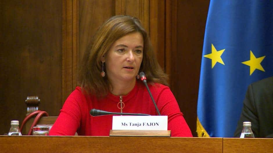 Слобода медија и демократије угрожене у Србији?! Да човек не поверује како сте ви из ЕУ паметни и промућурни! Слобода медија и демократије угрожене у Србији?! Да човек не поверује како сте ви из ЕУ паметни и промућурни!