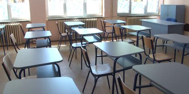 Синдикати образовања у Србији траже веће платe Синдикати образовања у Србији траже веће платe