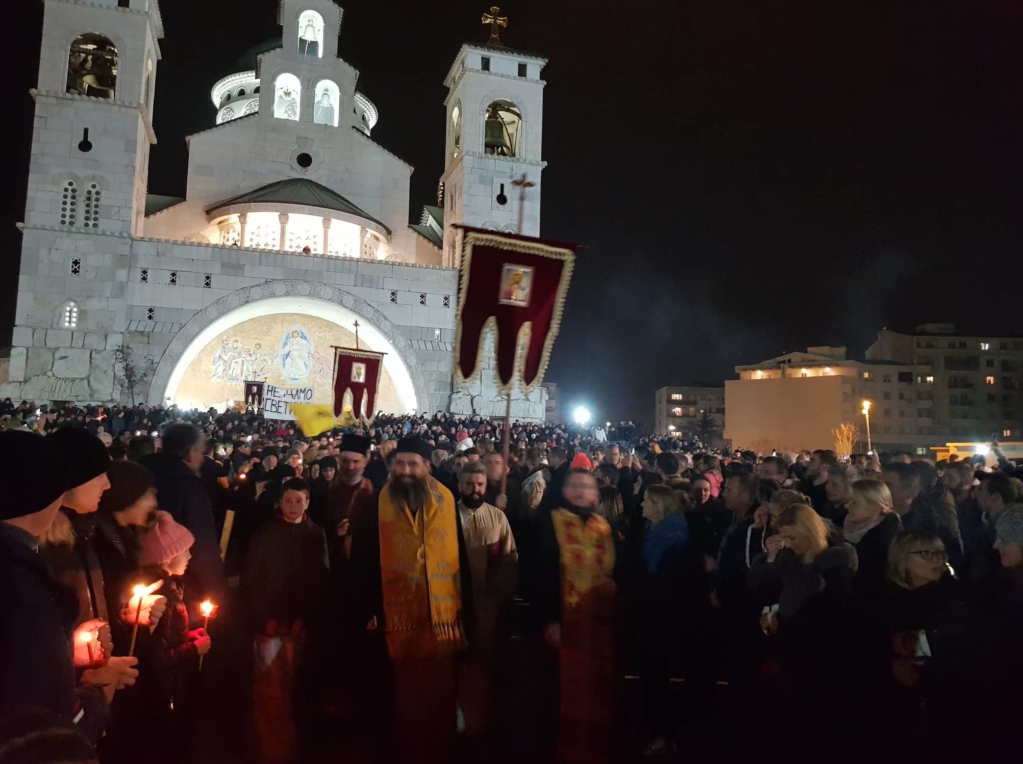 У Подгорици оборен рекорд: Више од 20.000 људи на литији (видео, фото)