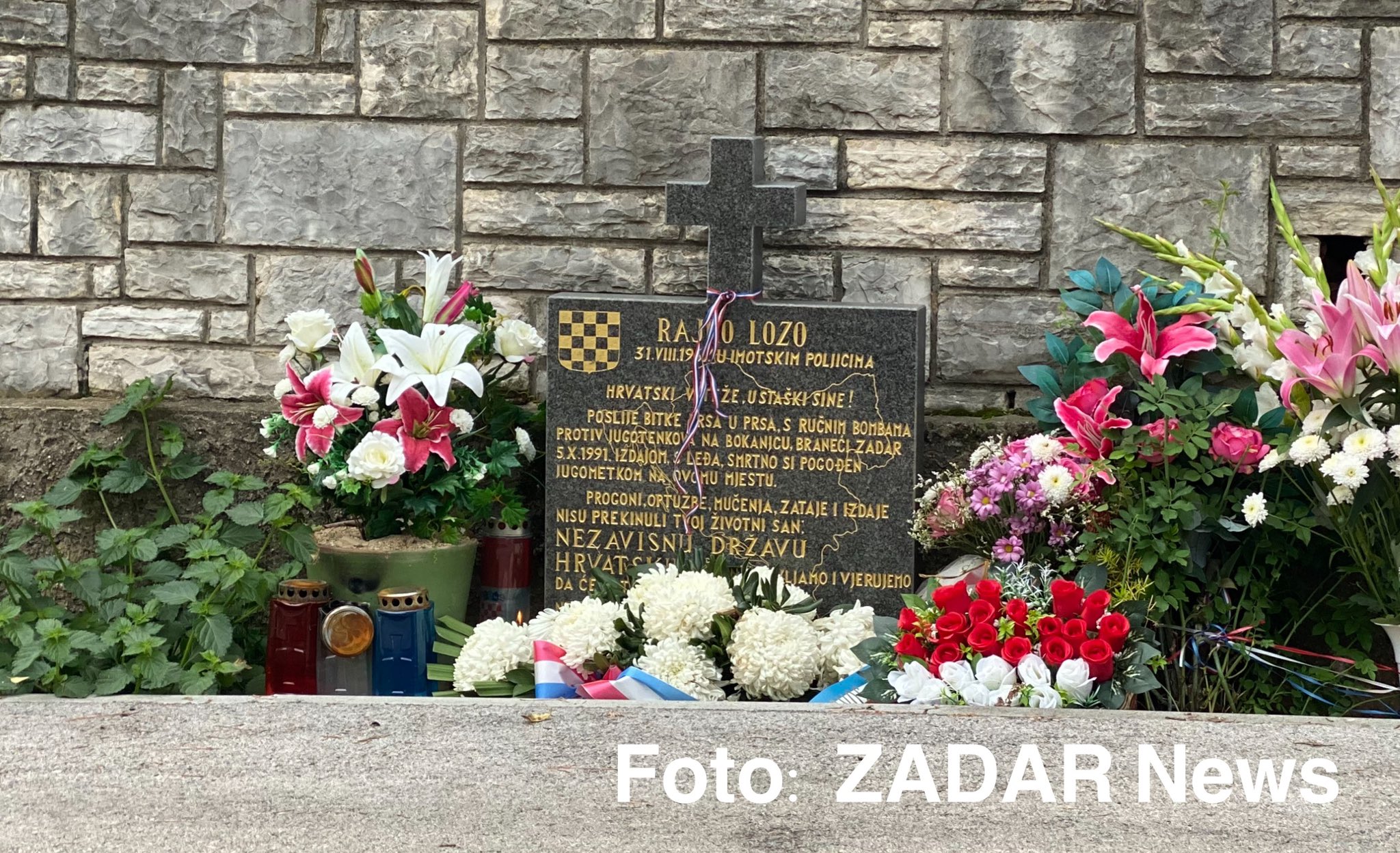 У центру Задра већ 20 година стоји илегално подигнути усташки споменик (фото) У центру Задра већ 20 година стоји илегално подигнути усташки споменик (фото)