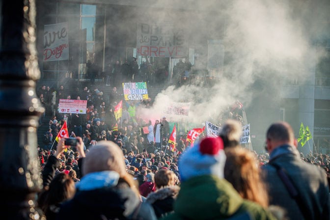 У Француској 28. дан штрајка, синдикати незадовољни Макроновим говором У Француској 28. дан штрајка, синдикати незадовољни Макроновим говором