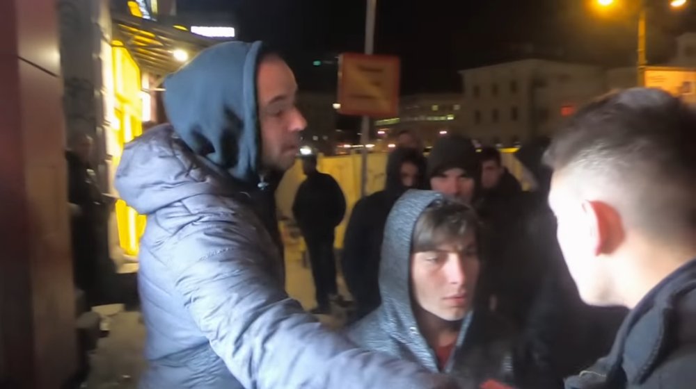 НАРОДНЕ ПАТРОЛЕ у центру Београда због миграната (видео) НАРОДНЕ ПАТРОЛЕ у центру Београда због миграната (видео)