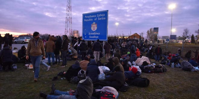 Azilanti i ostali migranti.... - Page 25 Migranti-na-kelebiji-660x330