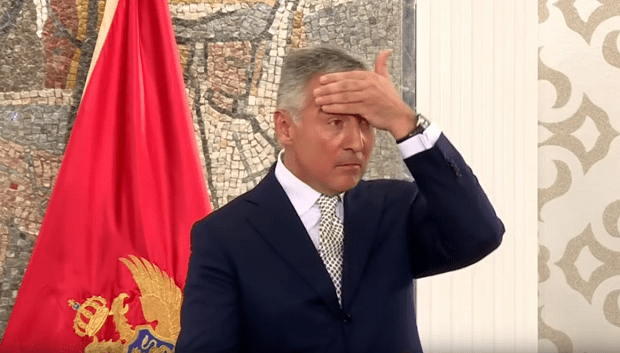 Црна Гора у врху најзадуженијих земаља на свету! Црна Гора у врху најзадуженијих земаља на свету!