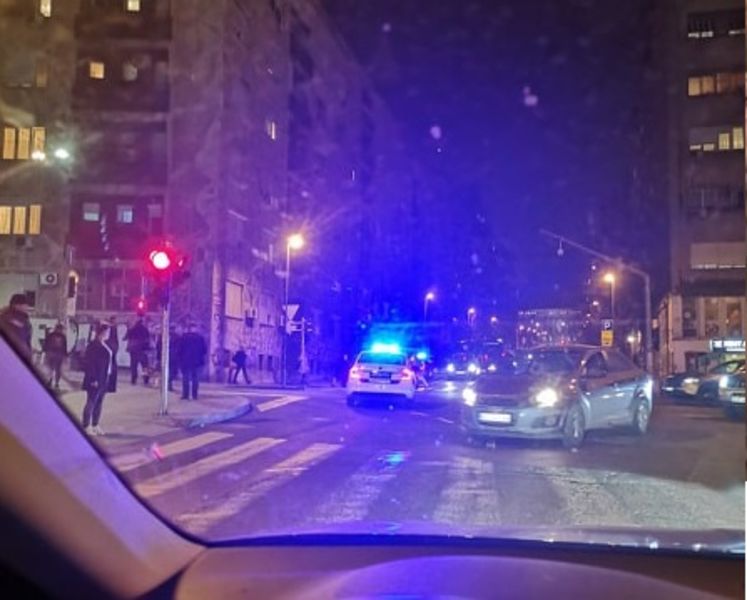 "Народне патроле" и вечерас на улицама Београда! Кренули у контролу миграната, зауставила их полиција! "Народне патроле" и вечерас на улицама Београда! Кренули у контролу миграната, зауставила их полиција!