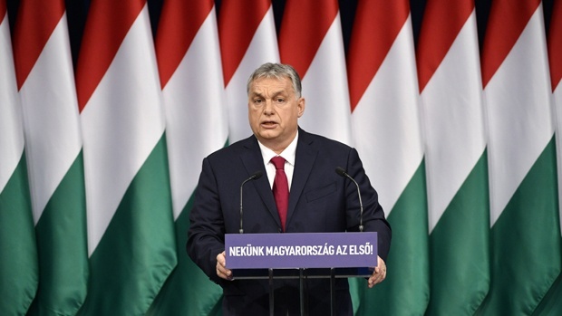 Орбан најавио: Мађарска због миграната јача заштиту граница на југу земље Орбан најавио: Мађарска због миграната јача заштиту граница на југу земље