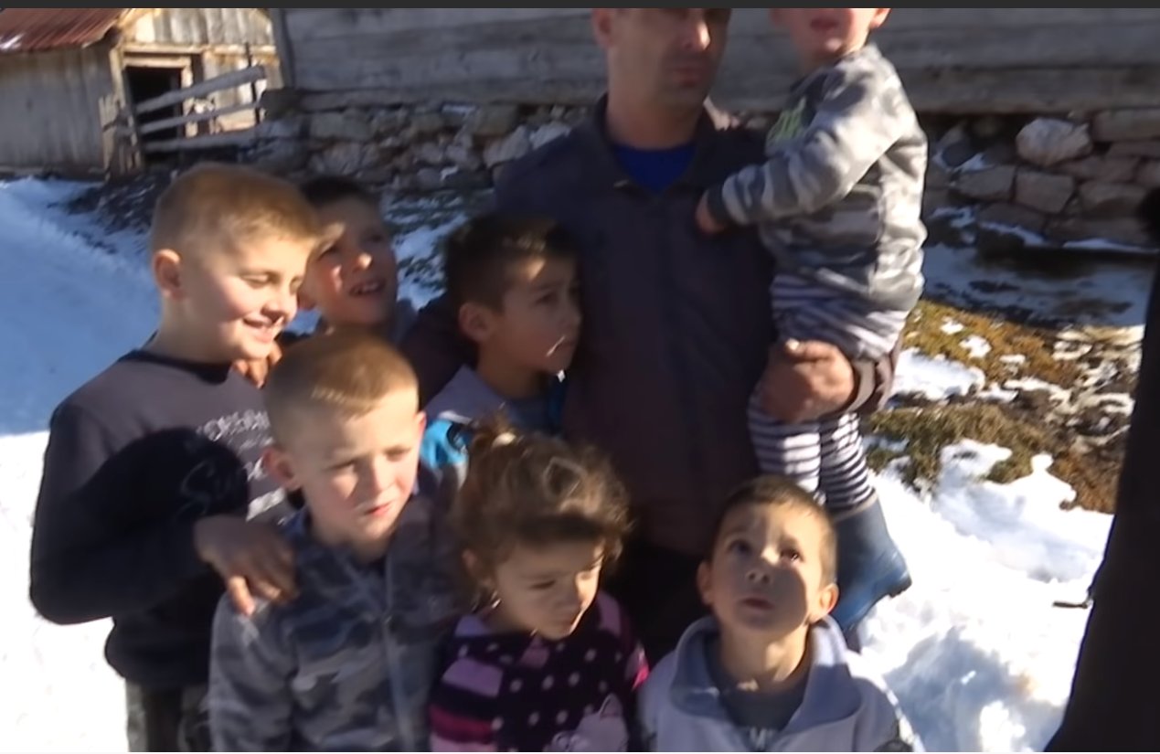 Пештерска зима, живот на крају света (видео) Пештерска зима, живот на крају света (видео)