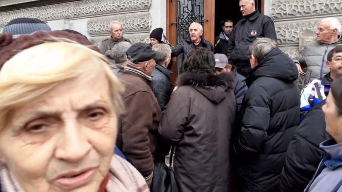 БЛОКИРАН ЦЕНТАР БЕОГРАДА Протест пензионера и бивших радника ПКБ БЛОКИРАН ЦЕНТАР БЕОГРАДА Протест пензионера и бивших радника ПКБ