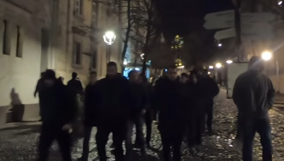 ВЕЛИКА СРАМОТА Народна патрола на Калемегдану открила запањујуће ствари (видео) ВЕЛИКА СРАМОТА Народна патрола на Калемегдану открила запањујуће ствари (видео)