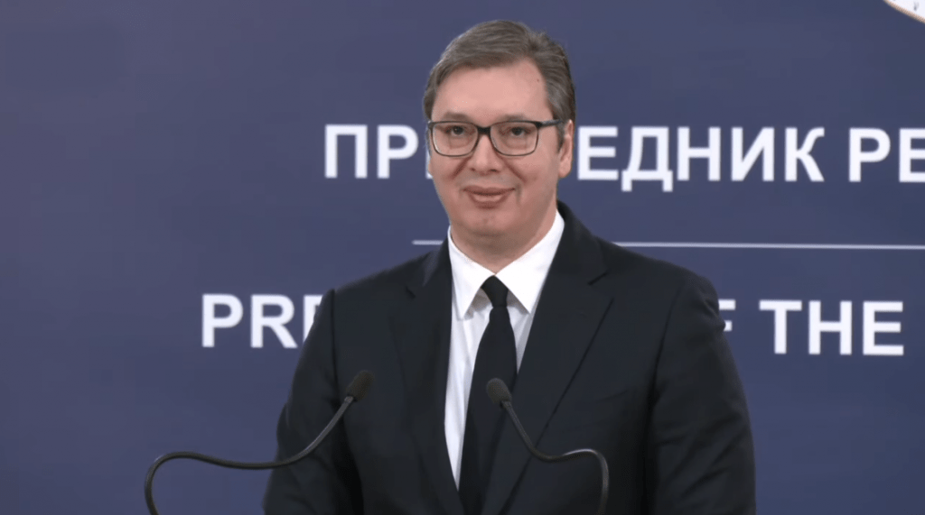 ВУЧИЋЕВА ДИСКРИМИНАЦИЈА: Срби изврше 1.000 пута више напада, него мигранти на њих! НЕИСТОМИШЉЕНИKЕ НАЗВАО ФАШИСТИМА… (видео) ВУЧИЋЕВА ДИСКРИМИНАЦИЈА: Срби изврше 1.000 пута више напада, него мигранти на њих! НЕИСТОМИШЉЕНИKЕ НАЗВАО ФАШИСТИМА… (видео)