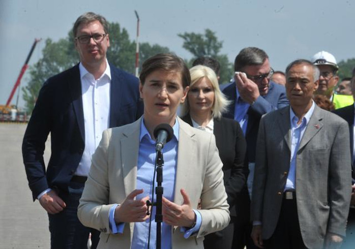 Ана Брнабић месец дана пре пандемије узела 100 милиона евра из буџета здравства и дала Путевима Србије! Ана Брнабић месец дана пре пандемије узела 100 милиона евра из буџета здравства и дала Путевима Србије!