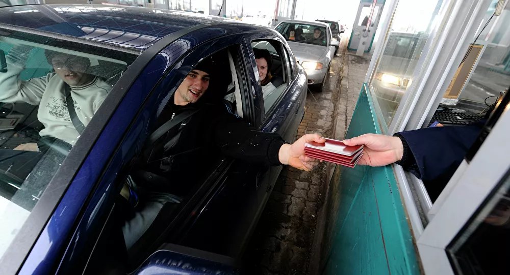 Границе затворене, радна места угашена: Шта ће стотине хиљада грађана који су се вратили у Србију Границе затворене, радна места угашена: Шта ће стотине хиљада грађана који су се вратили у Србију